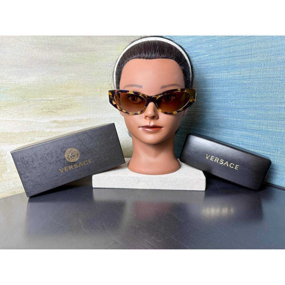 Never Worn - Versace - Cat Eye Sunglasses VE4470-B 5470/13 - Picture 2 of 12